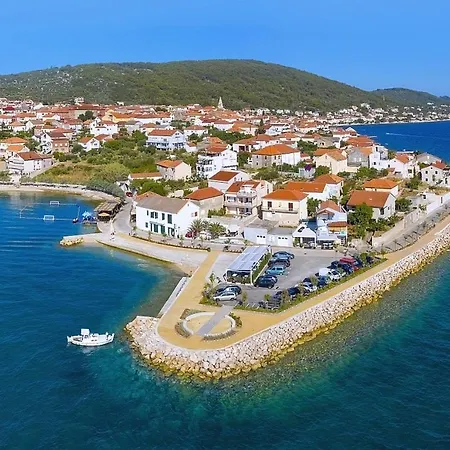 By The Sea - Ugljan - 8234 קאלי