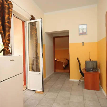Apartman By The Sea - Ugljan - 8234 *