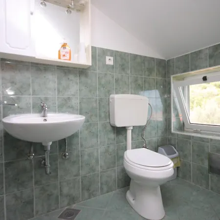 Apartman By The Sea - Ugljan - 8234 *